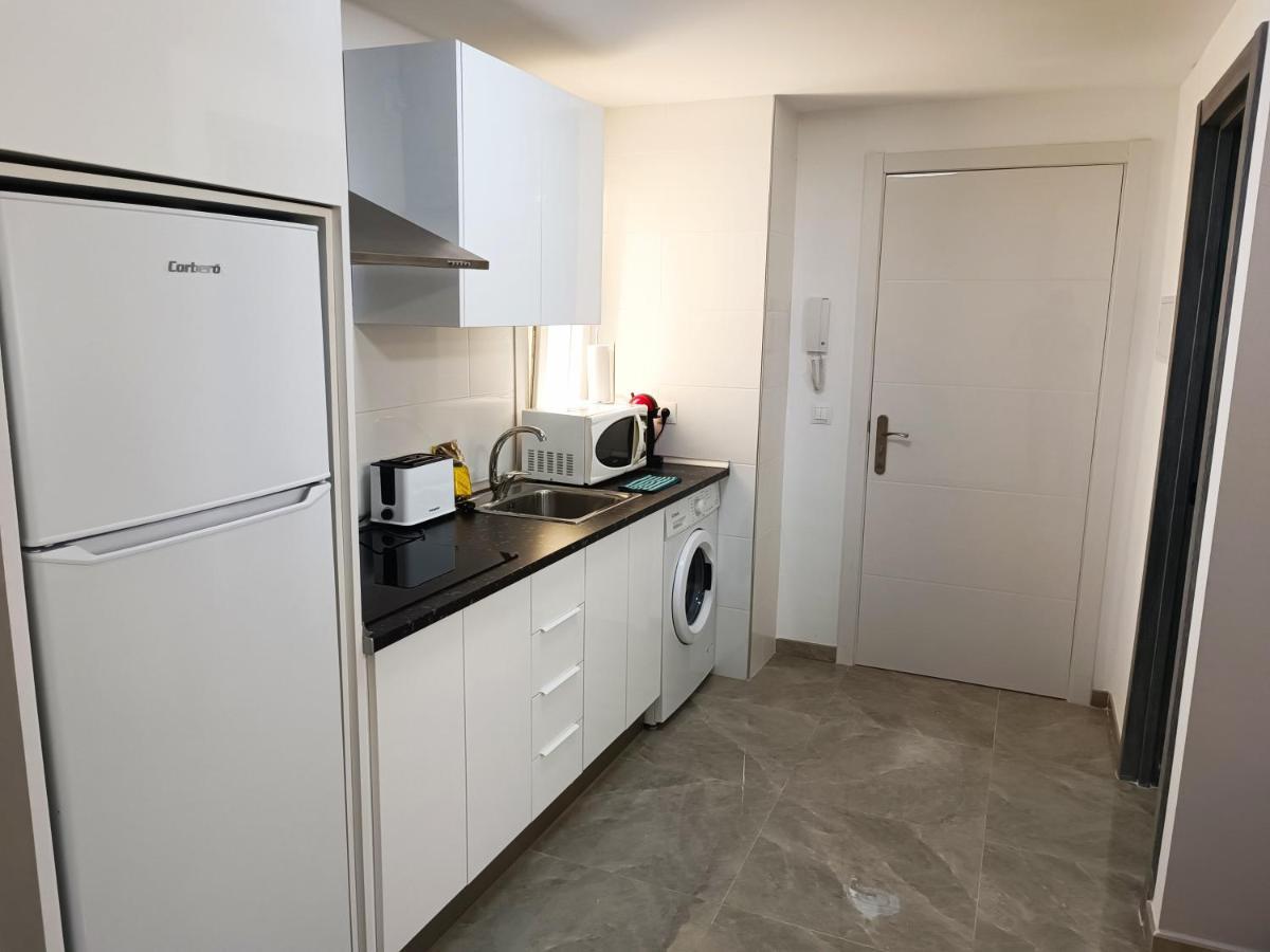 Baj - Apartamentos En Playa Bajondillo, 托雷莫利诺斯 外观 照片