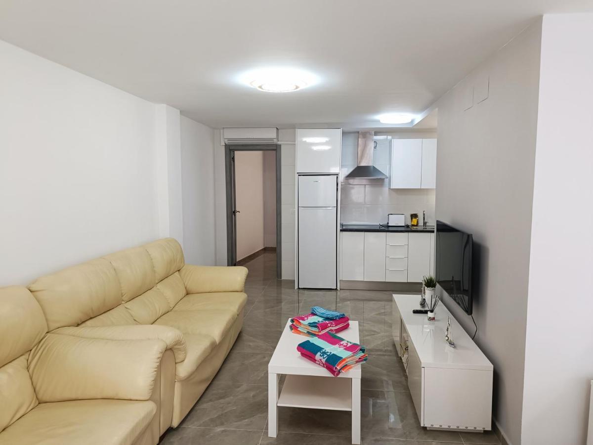 Baj - Apartamentos En Playa Bajondillo, 托雷莫利诺斯 外观 照片