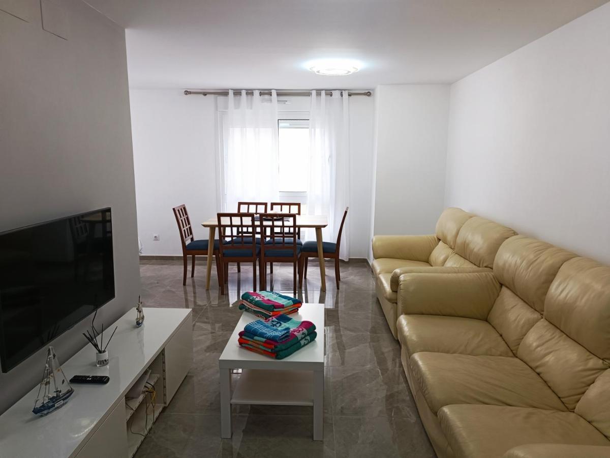 Baj - Apartamentos En Playa Bajondillo, 托雷莫利诺斯 外观 照片