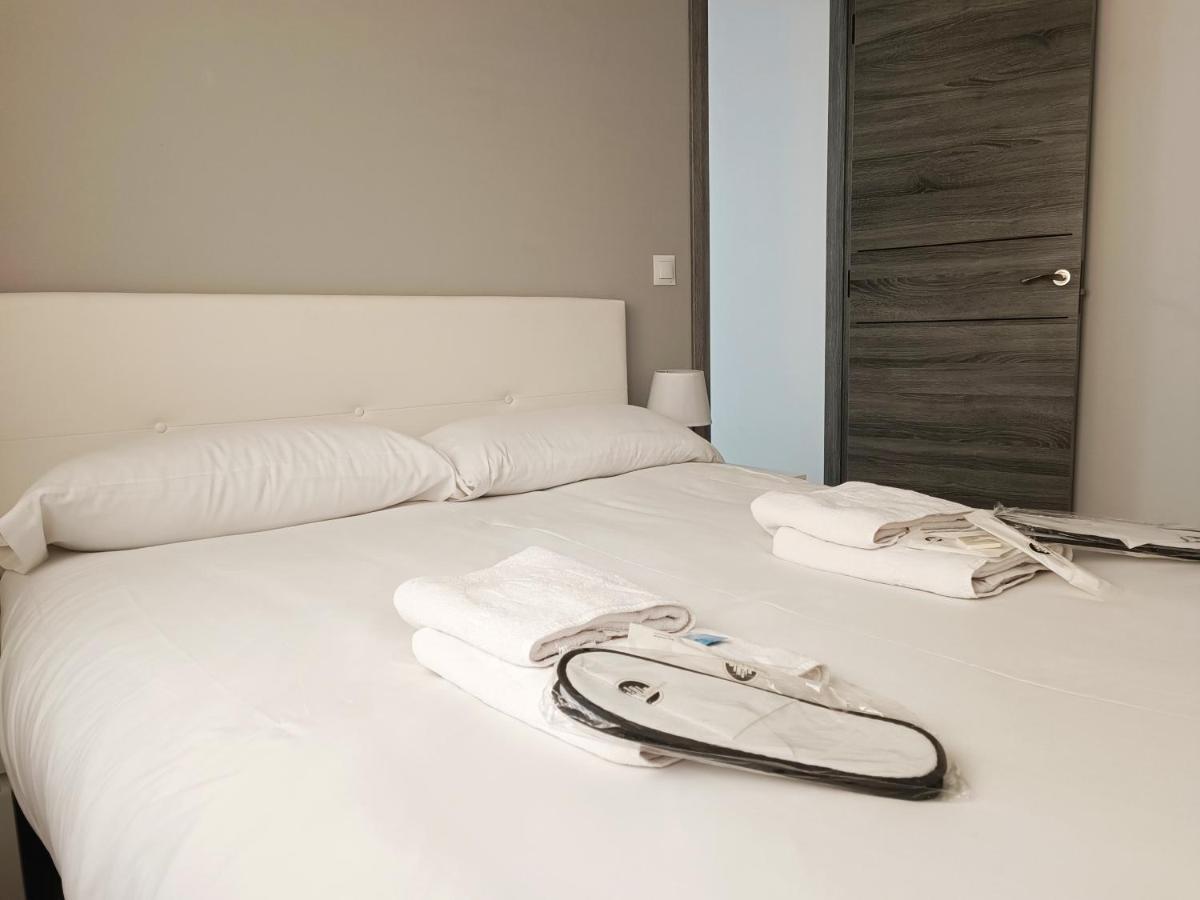 Baj - Apartamentos En Playa Bajondillo, 托雷莫利诺斯 外观 照片