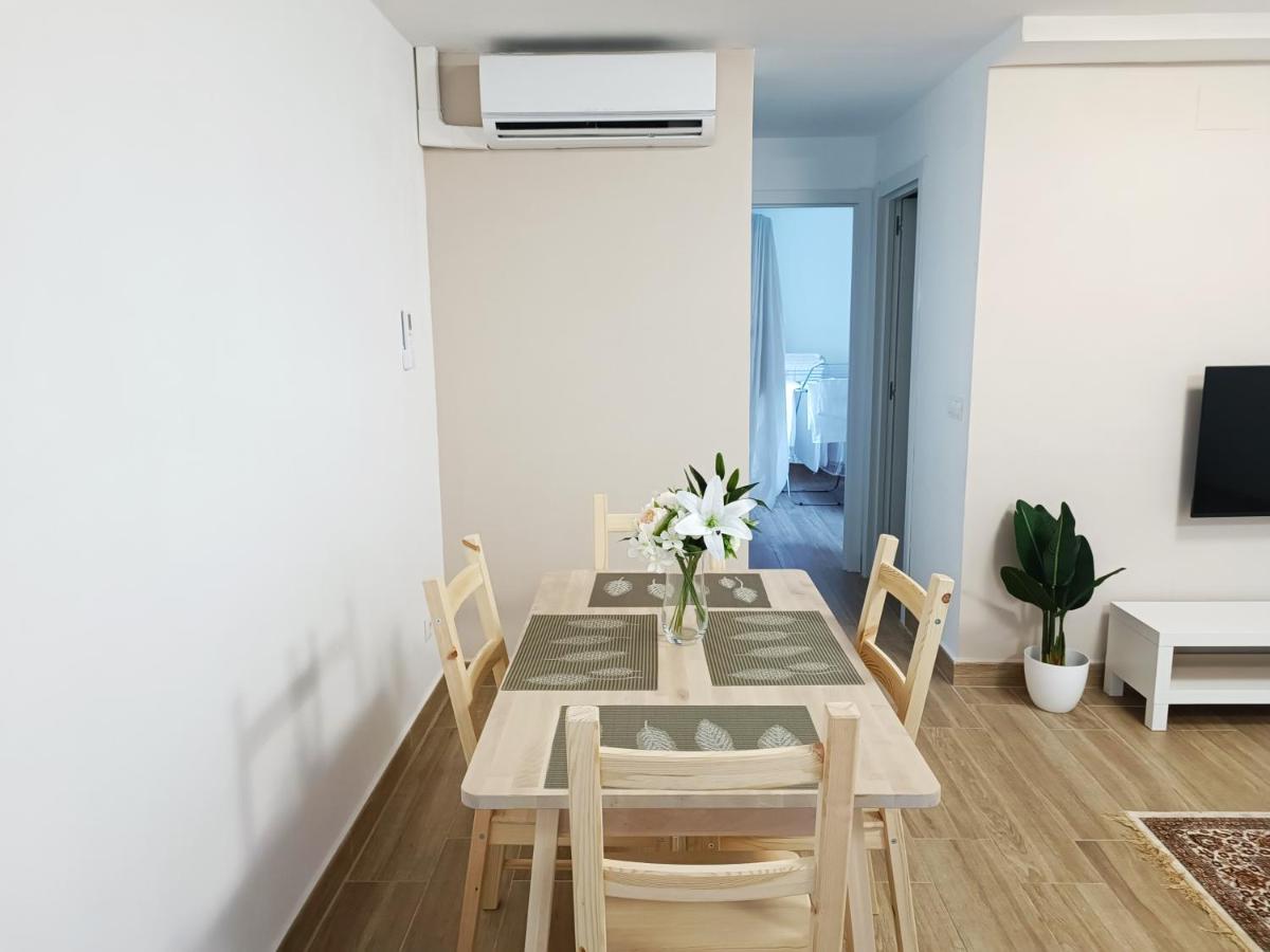 Baj - Apartamentos En Playa Bajondillo, 托雷莫利诺斯 外观 照片