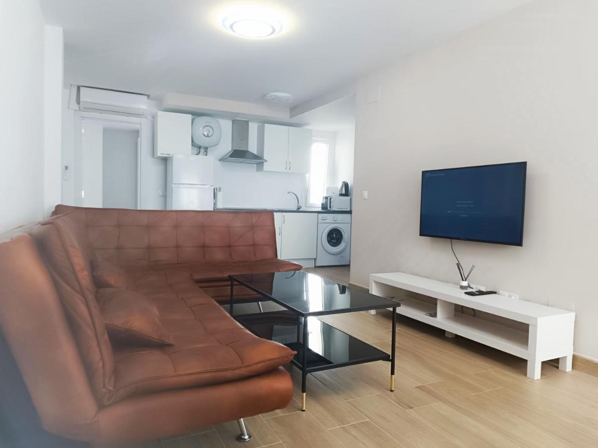Baj - Apartamentos En Playa Bajondillo, 托雷莫利诺斯 外观 照片