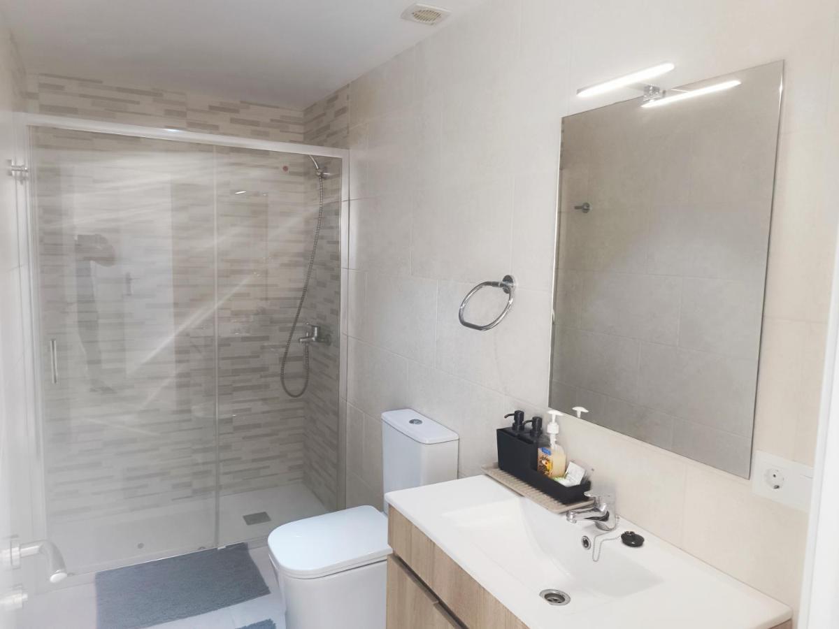 Baj - Apartamentos En Playa Bajondillo, 托雷莫利诺斯 外观 照片